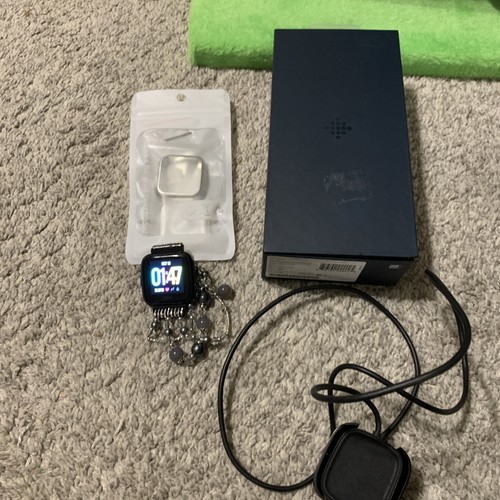 Fitbit versa smart - watch, fb504