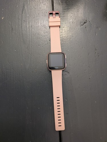 Fitbit versa fb504 smartwatch - fitbit,