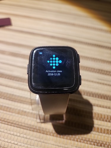 Fitbit versa first - fitbit, generation